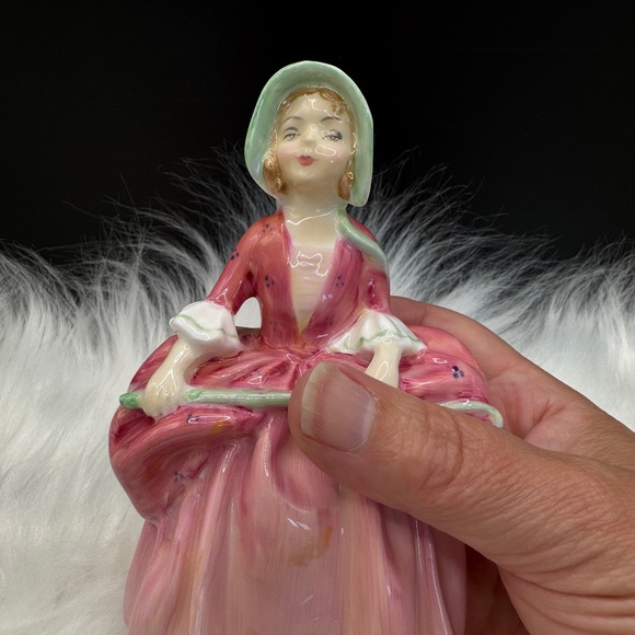 COPY - Royal Doulton miniature figurine "Bo Peep" HN 1811. Shepherdess figurine - Picture 8 of 9